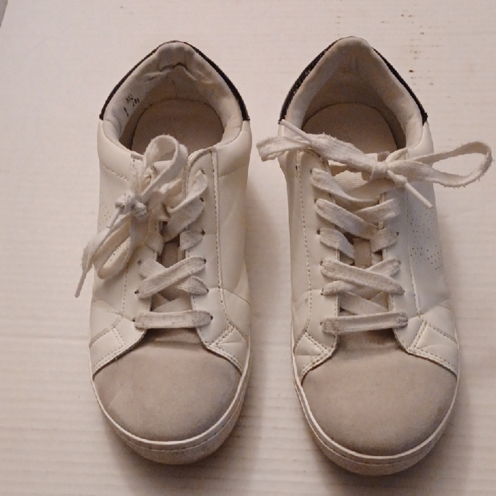 4/$30 Classic White & Gray Lace-Up Sneakers - Size 8.5